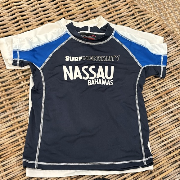 Boys rash guard bundle size small - Picture 8 of 9